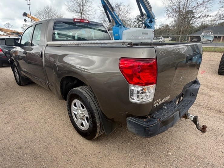 2010-toyota-tundra-image-4