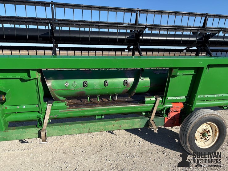 2017-john-deere-635f-image-11