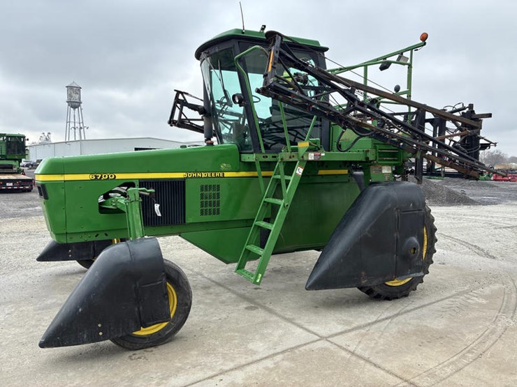 2000-john-deere-6700-image-8