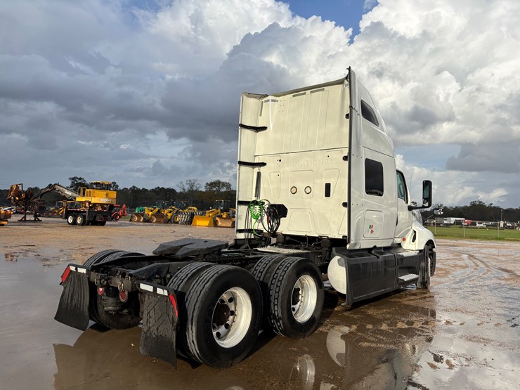 2018-international-lt-image-4