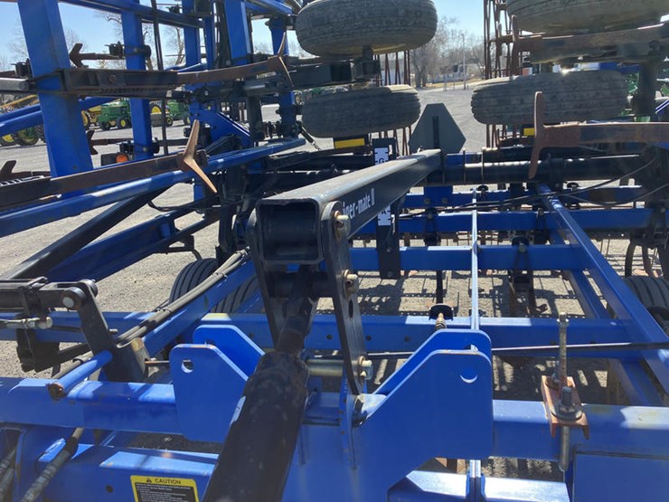 new-holland-st250-image-12