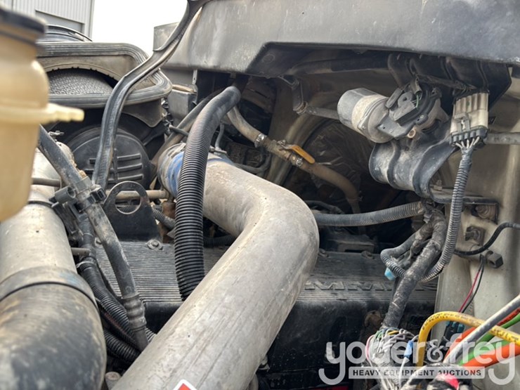 2007-international-7600-image-46