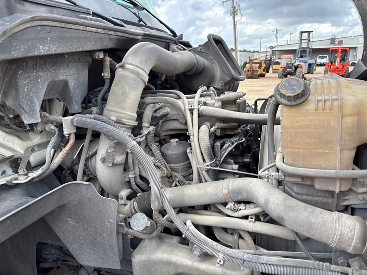 2011-international-prostar-image-14