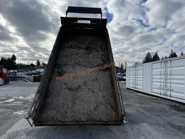 1975-ford-f600-image-9