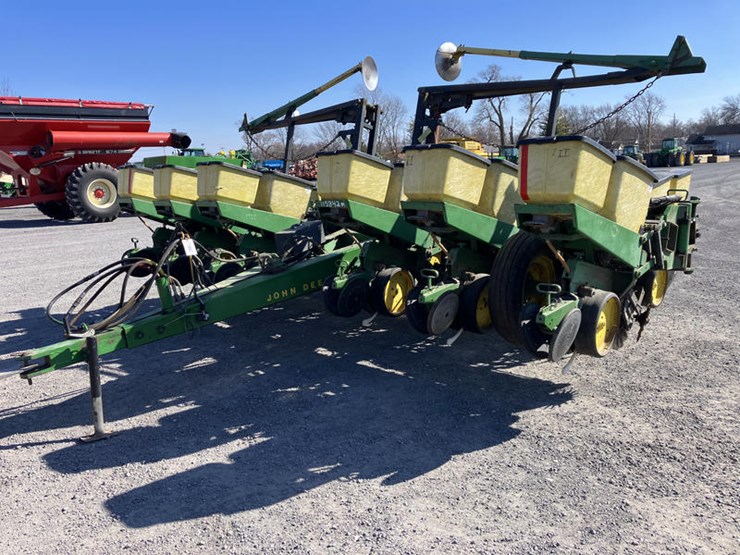 john-deere-7000-image-1