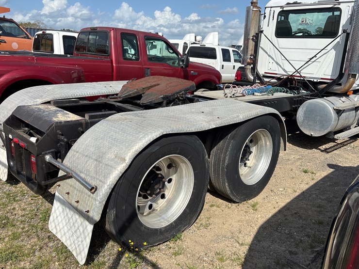 2001-mack-ch613-image-3