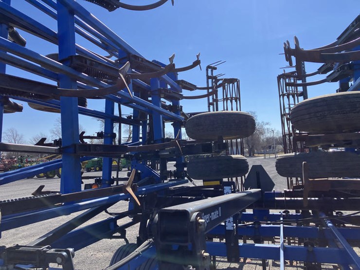 new-holland-st250-image-14