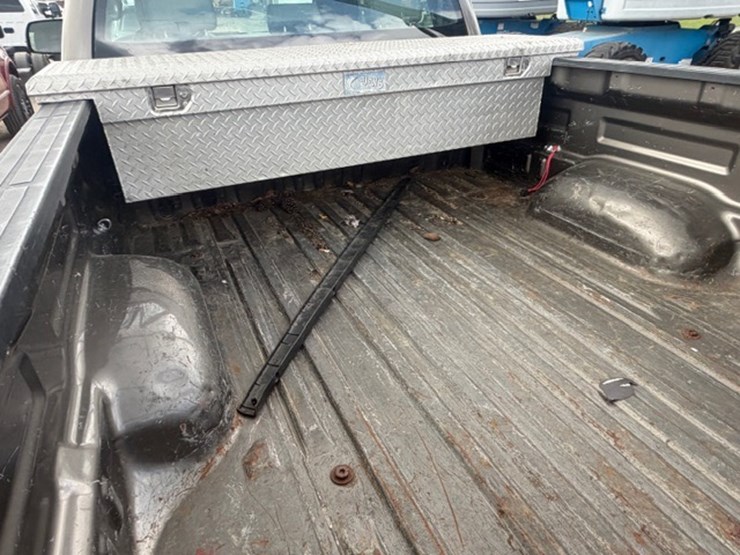 2010-toyota-tundra-image-23