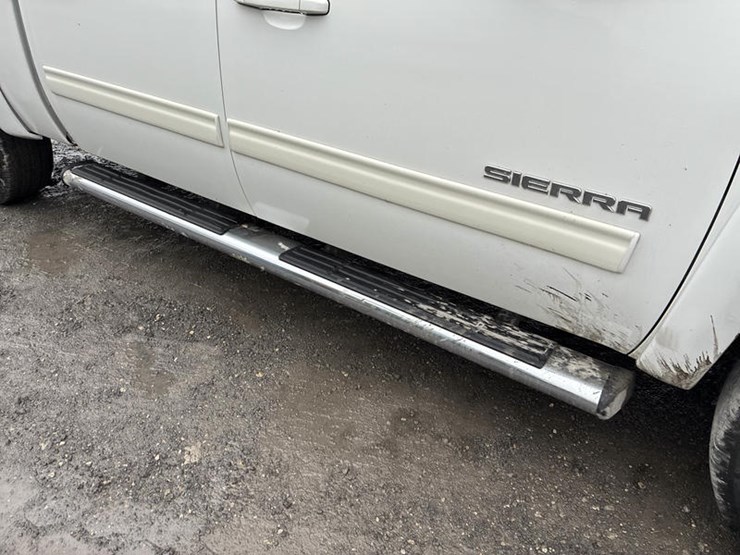 2011-gmc-sierra-1500-image-10