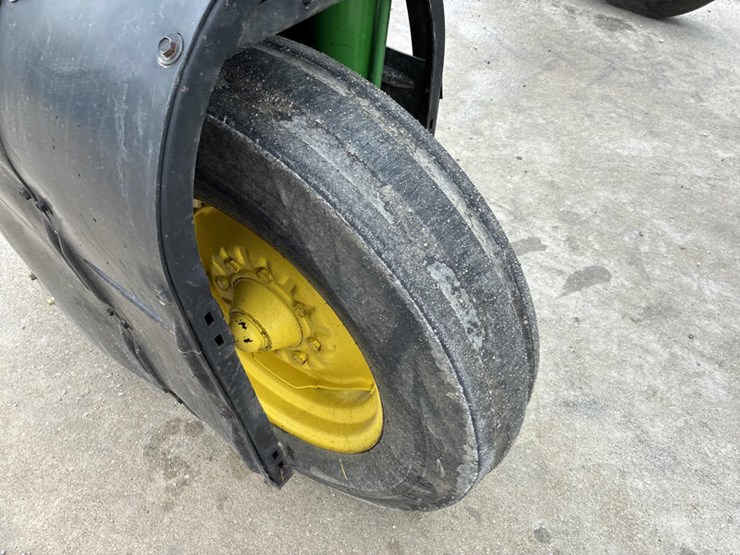 2000-john-deere-6700-image-38