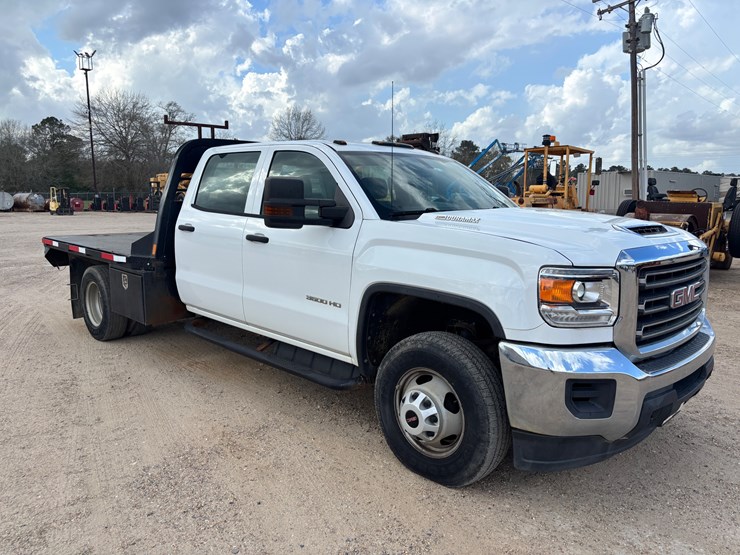 2020-gmc-3500hd-image-2