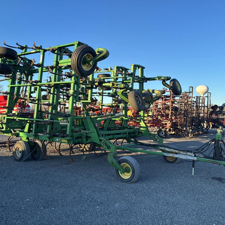 2002 JOHN DEERE 2200