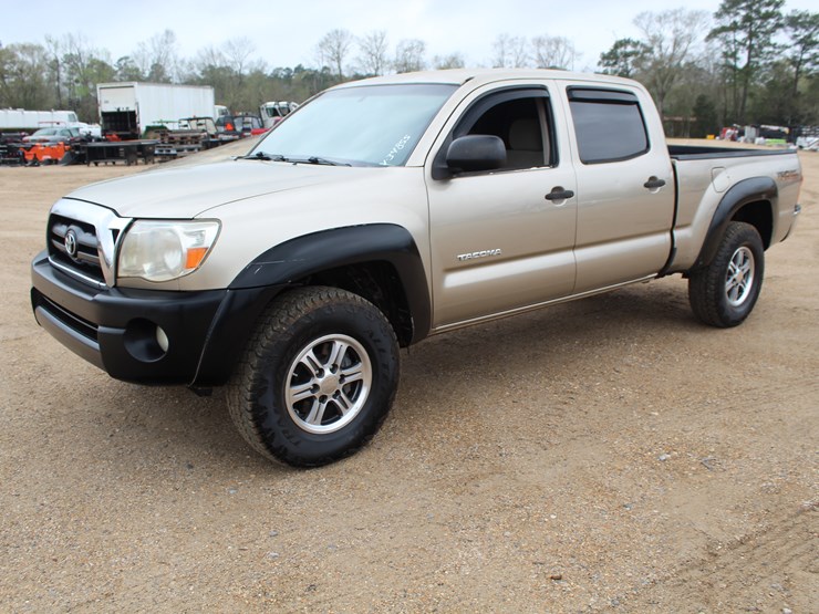 toyota-tacoma-image-1