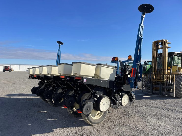 2010-kinze-3000-image-14