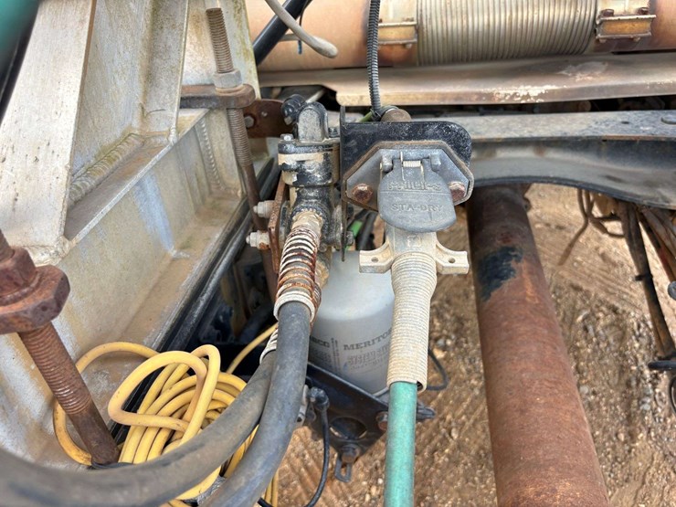 2013-mack-ch613-image-30