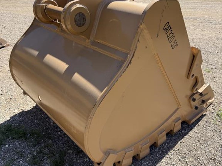 caterpillar-320-image-2