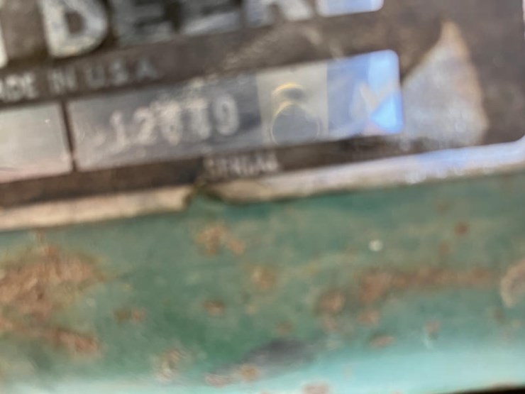 john-deere-230-image-11