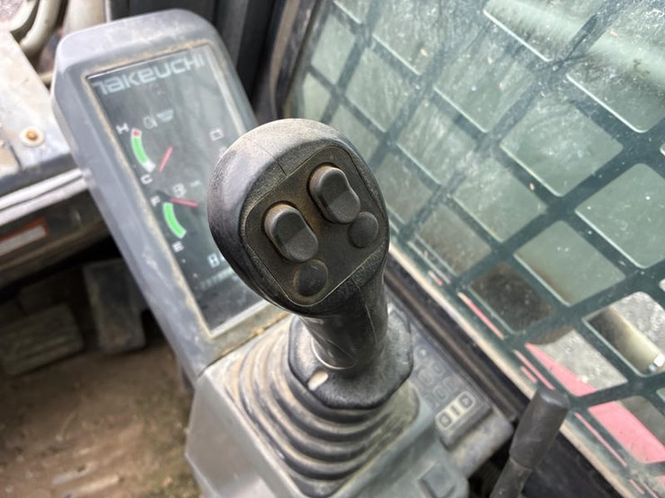 takeuchi-tl250-image-49