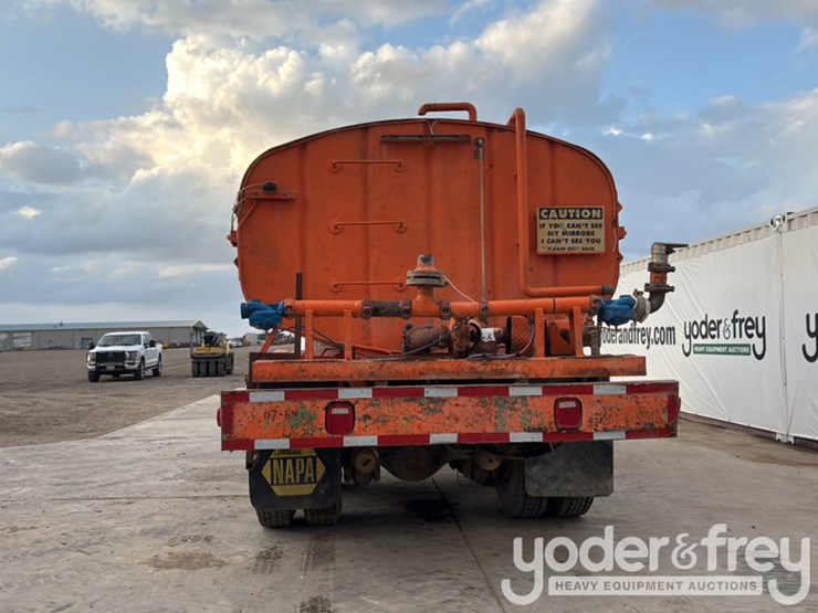 2007-international-7600-image-4