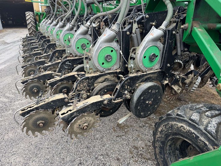 great-plains-yp1625-32tr-image-4