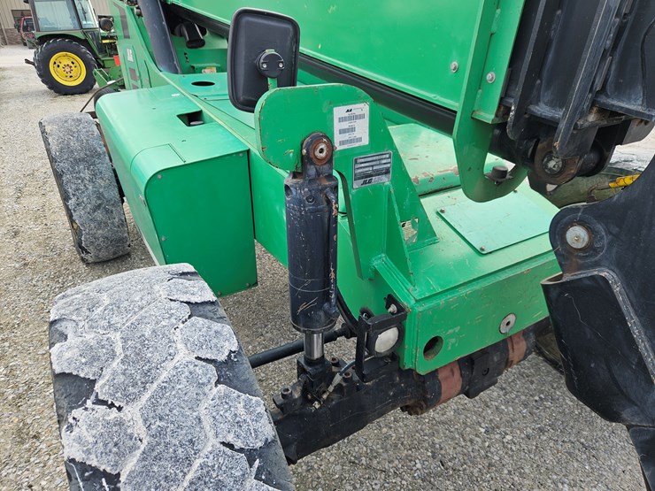 2016-jlg-8042-image-18