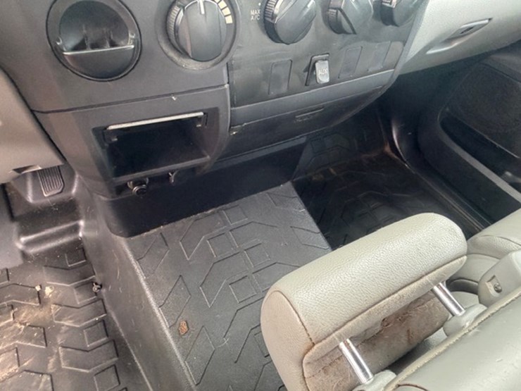 2010-toyota-tundra-image-45