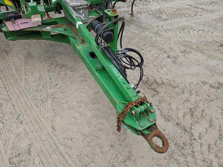 2013-john-deere-2210-image-2