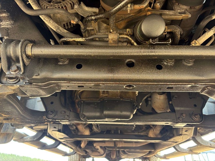 2010-nissan-titan-se-image-26