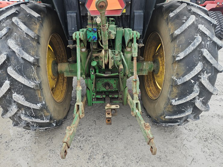 2016-john-deere-6120m-image-8