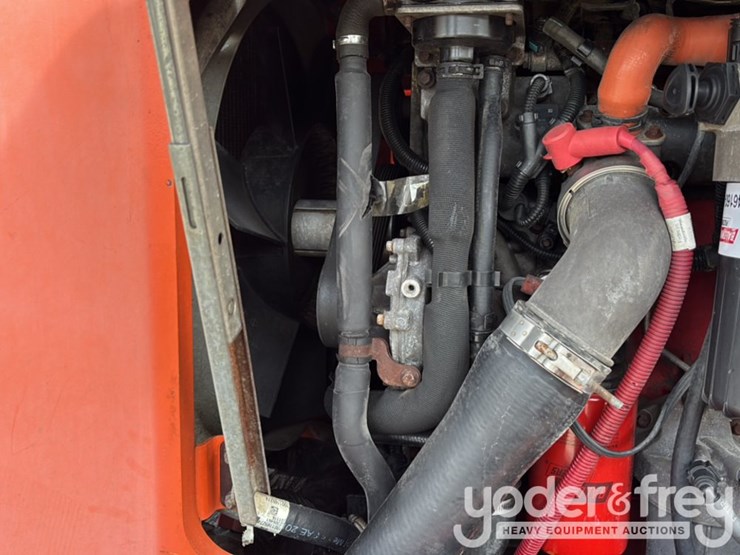 2016-sky-trak-6042-image-35