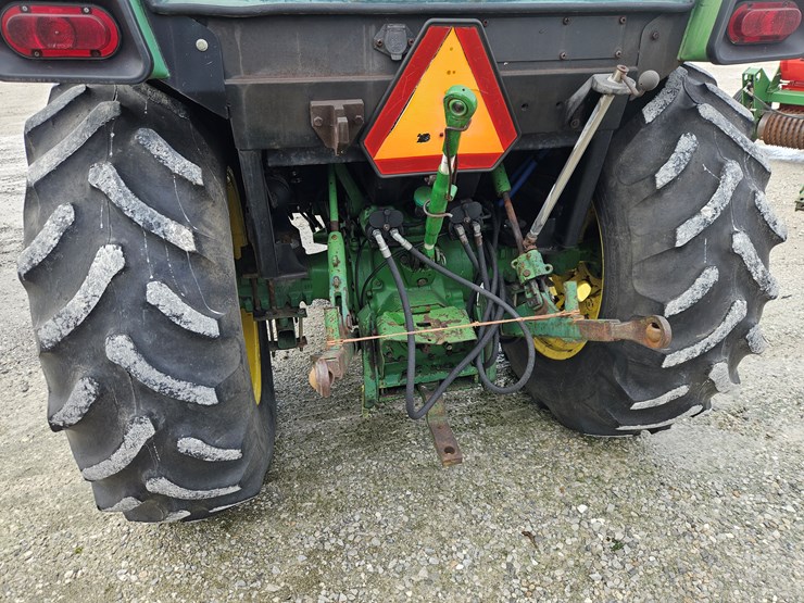 1983-john-deere-2350-image-14