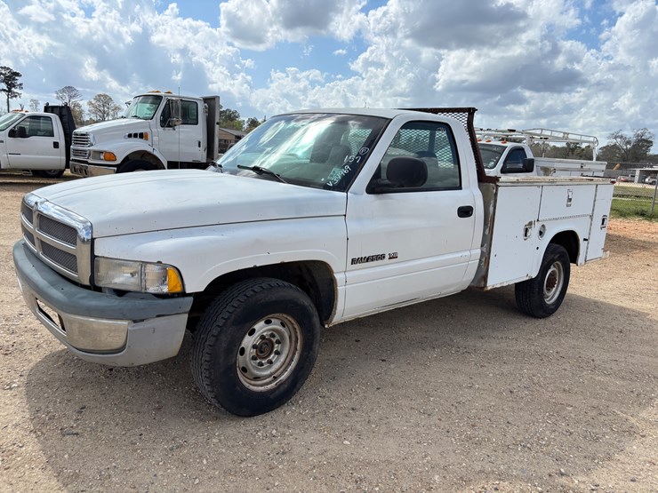 2002-dodge-ram-2500-image-1