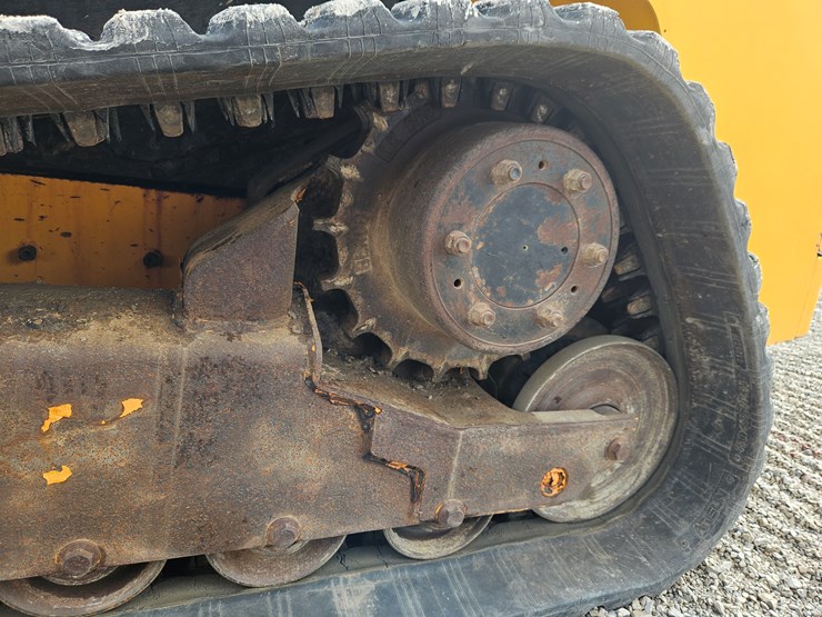 2017-jcb-260t-image-15