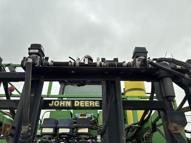 2000-john-deere-6700-image-25