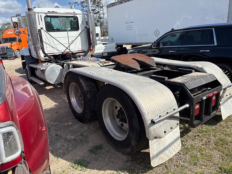 2001-mack-ch613-image-4