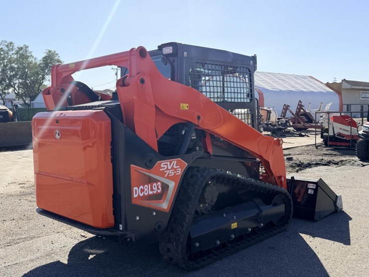 2024-kubota-svl75-3-image-3