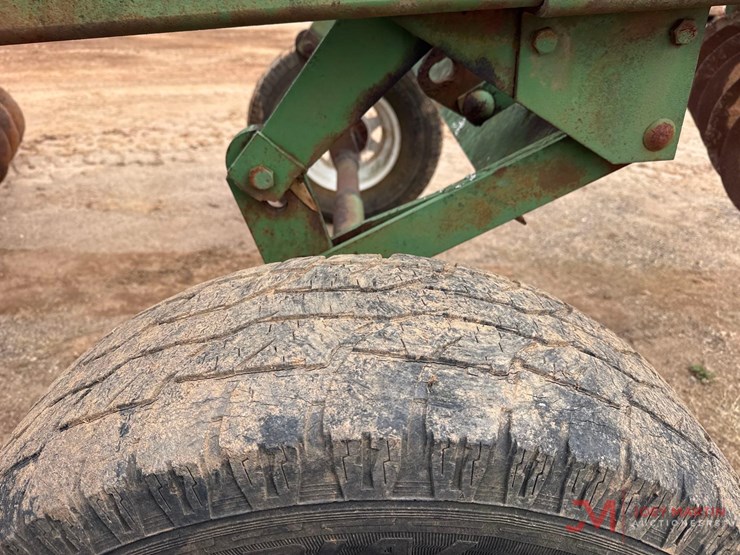 john-deere-24-image-9