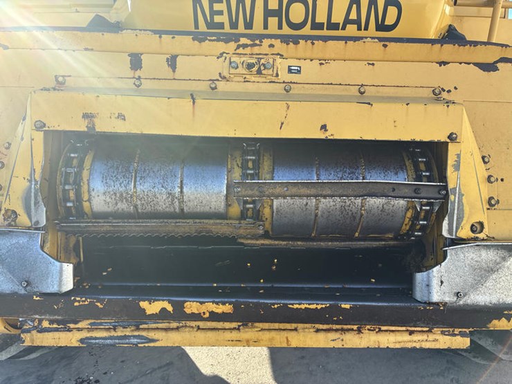 new-holland-tr89-image-30