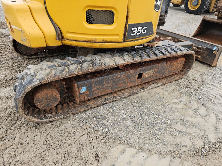 2022-deere-35g-image-19