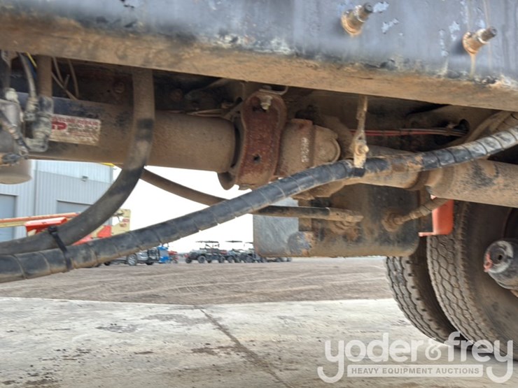 2007-international-7600-image-21