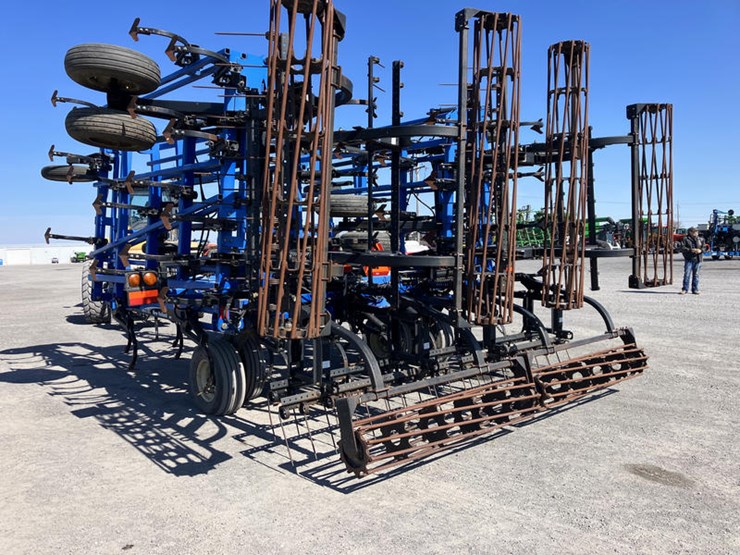 new-holland-st250-image-7