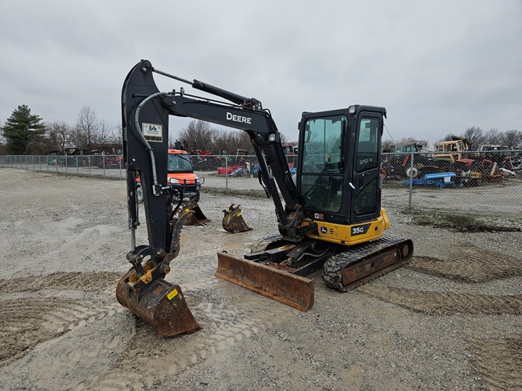 2022-deere-35g-image-1