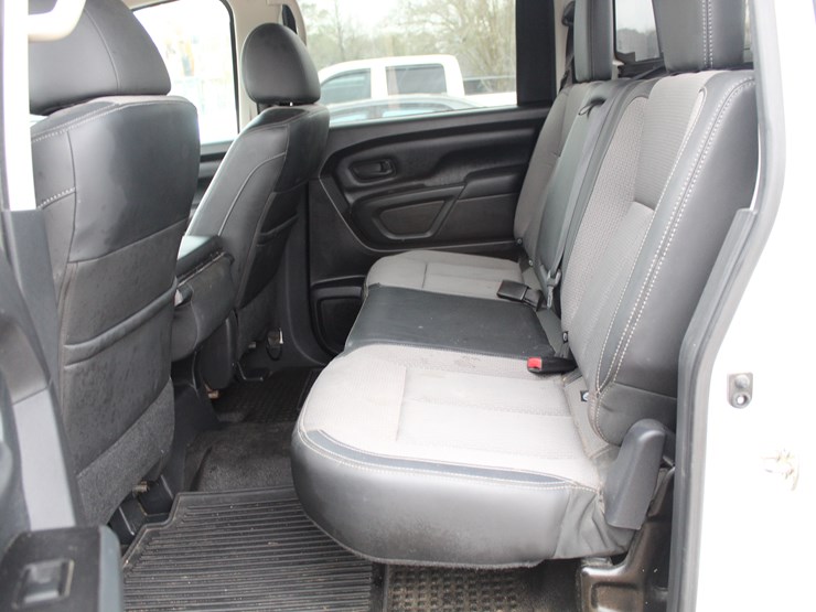 2017-nissan-titan-image-6