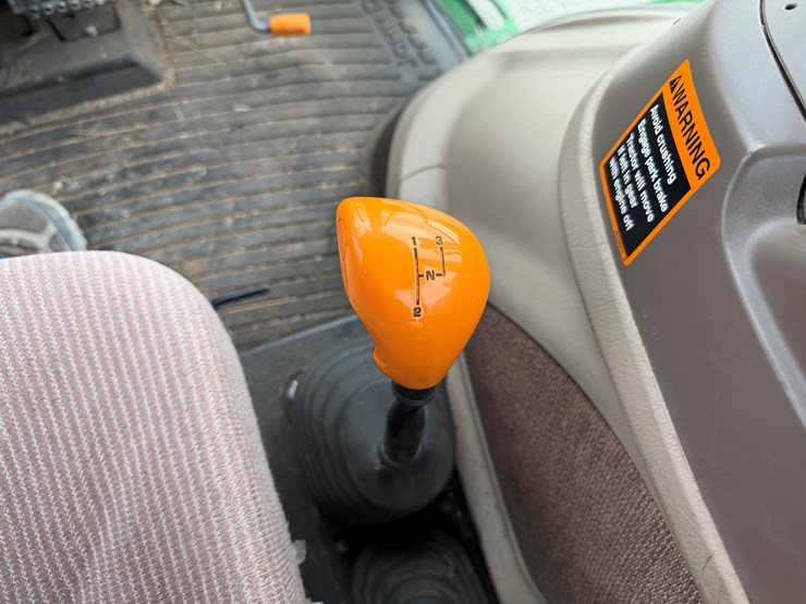 2014-john-deere-6115d-image-17