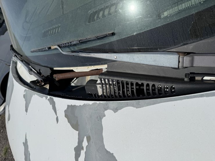 2002-chevrolet-3500-image-18