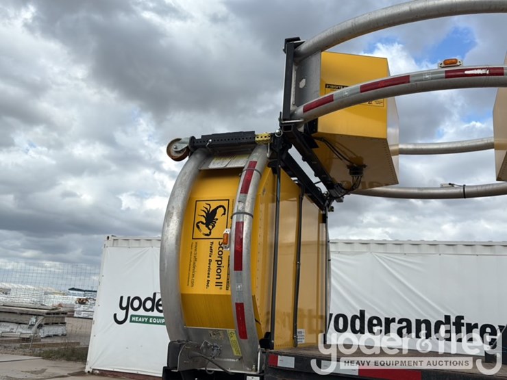 2002-freightliner-fl70-image-27