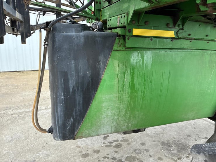 2000-john-deere-6700-image-21