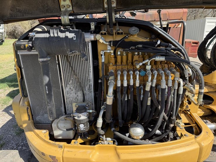 caterpillar-304c-cr-image-9