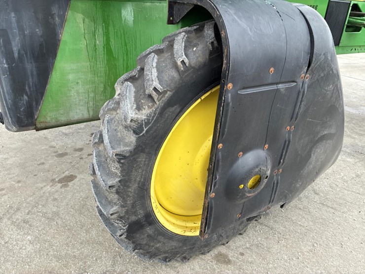 2000-john-deere-6700-image-46