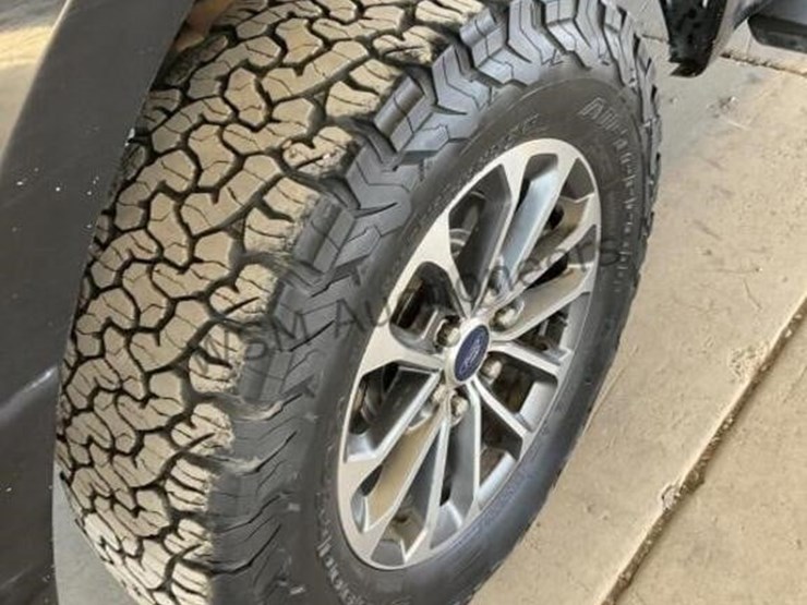 2020-ford-f150-image-8